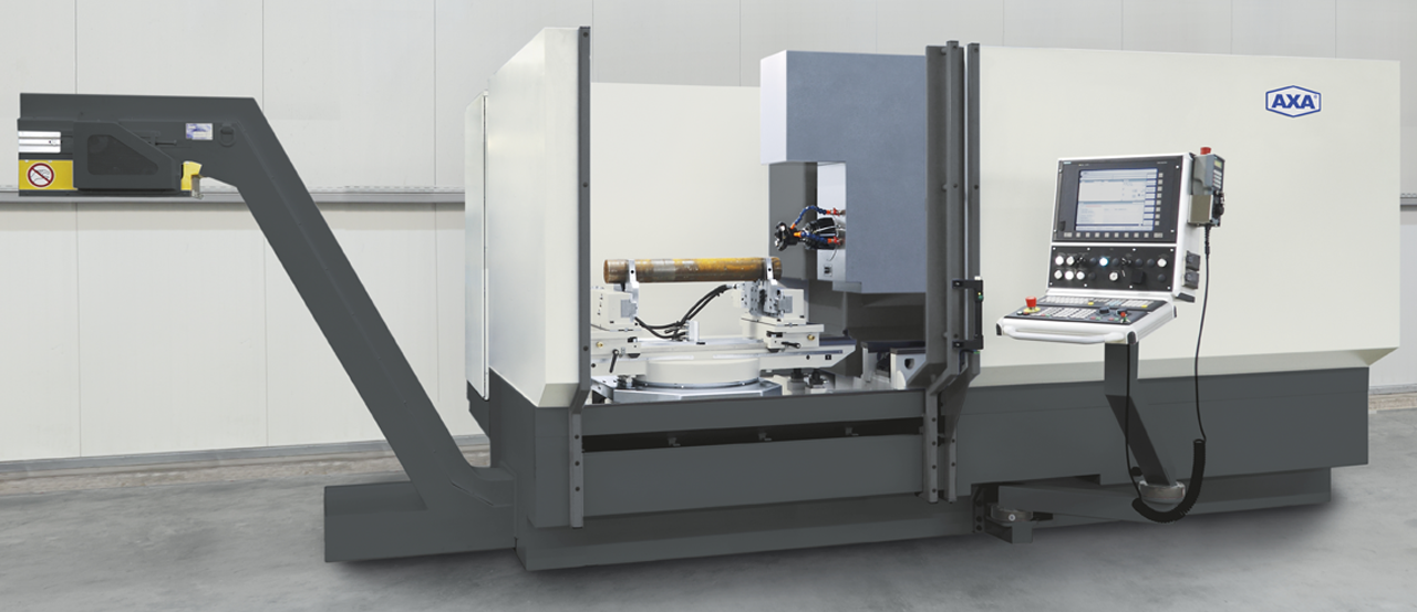 Endenbearbeitung an kurzen Werkstücken mit horizontaler Spindel und Rundtakttisch zum Schwenken des Werkstücks um 180°