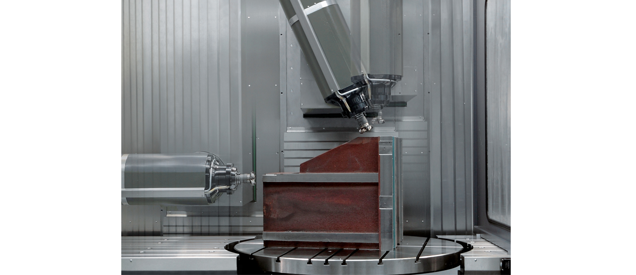 The tilting spindle head in operation: enables the machine to work in a range of ± 100°